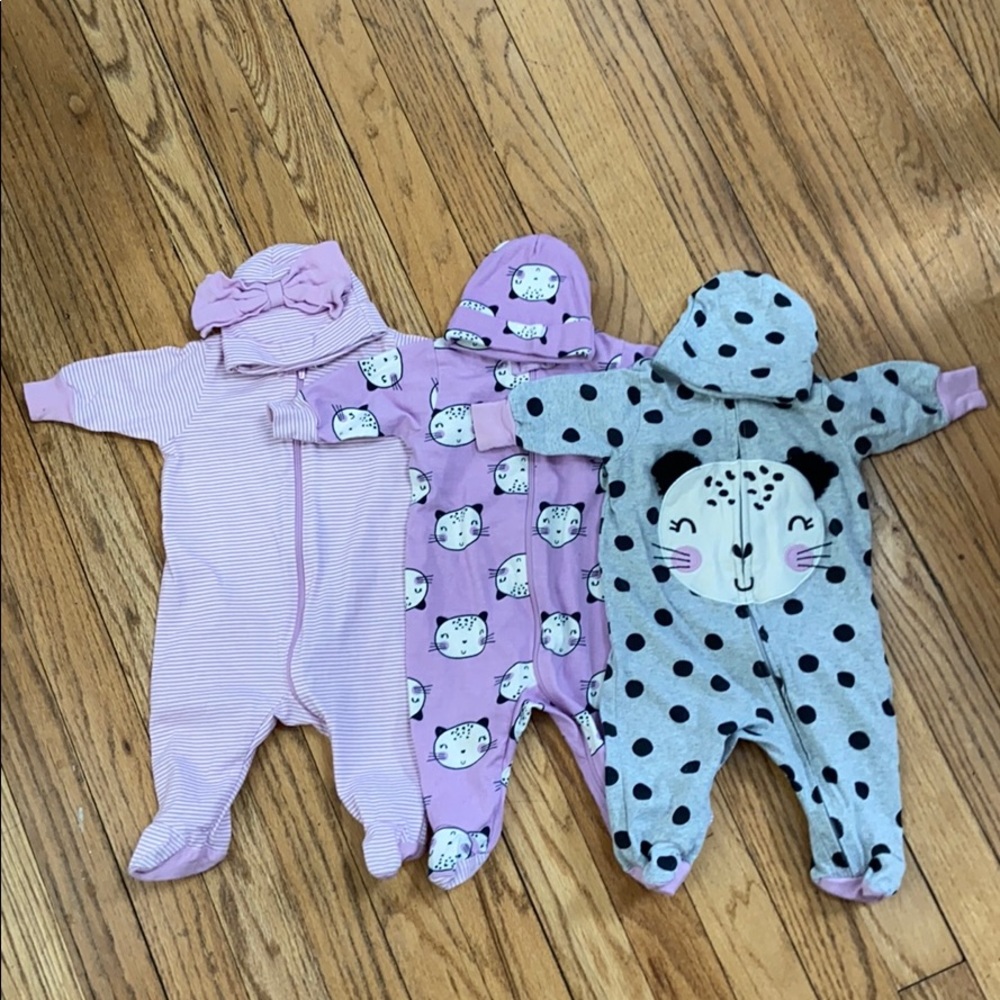 3 (Newborn) Sleepers with matching caps